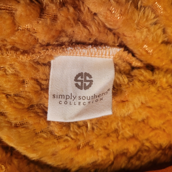 Simply Southern XL Textured Pullover in Mustard - Picture 6 of 9